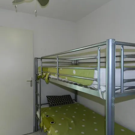 T2 Avec Coin Nuit, Piscine, Parking Securise, Proche - - Fr-1-251-743 Le Lavandou