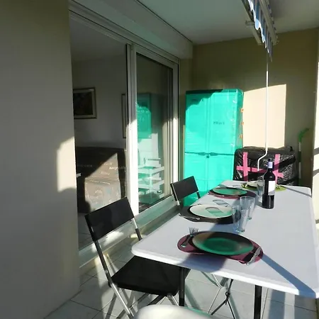 T2 Avec Coin Nuit, Piscine, Parking Securise, Proche - - Fr-1-251-743 Apartment *